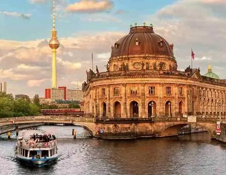 3-room Museum Island 2 Beds דירה ברלין